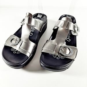 Alegria Vita Pewter Patent Sandal Slides